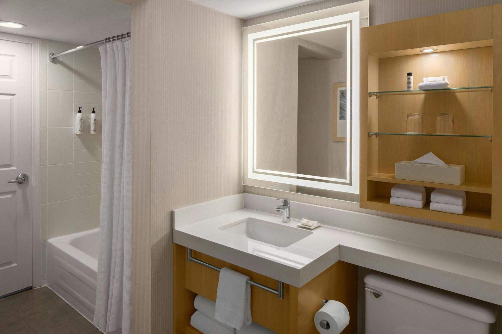 Delta Hotels By Marriott Whistler Village Suites Kültér fotó