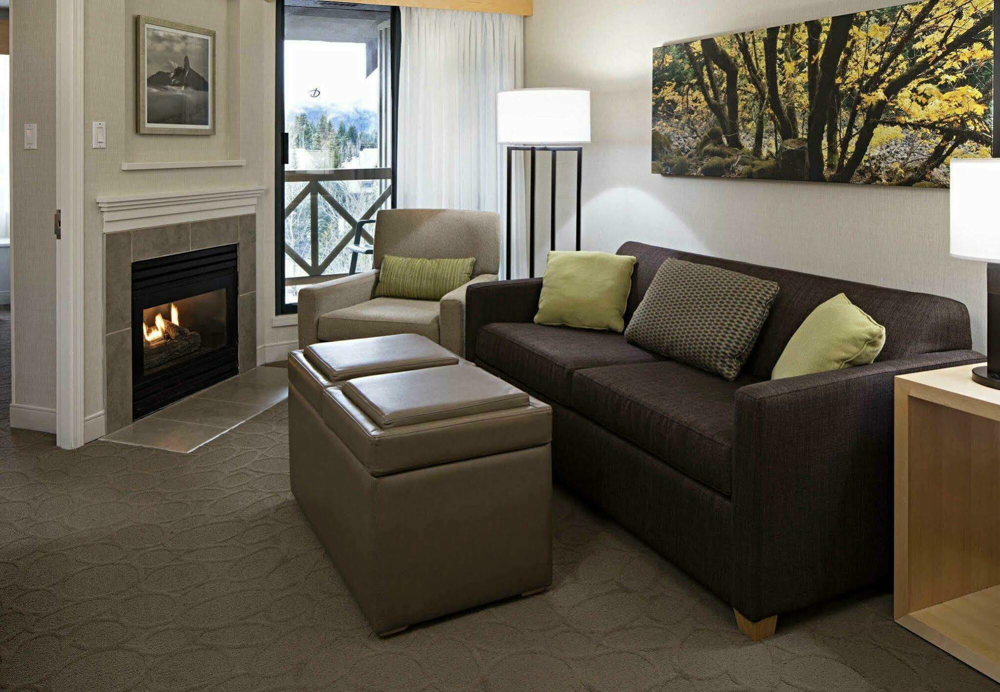 Delta Hotels By Marriott Whistler Village Suites Kültér fotó